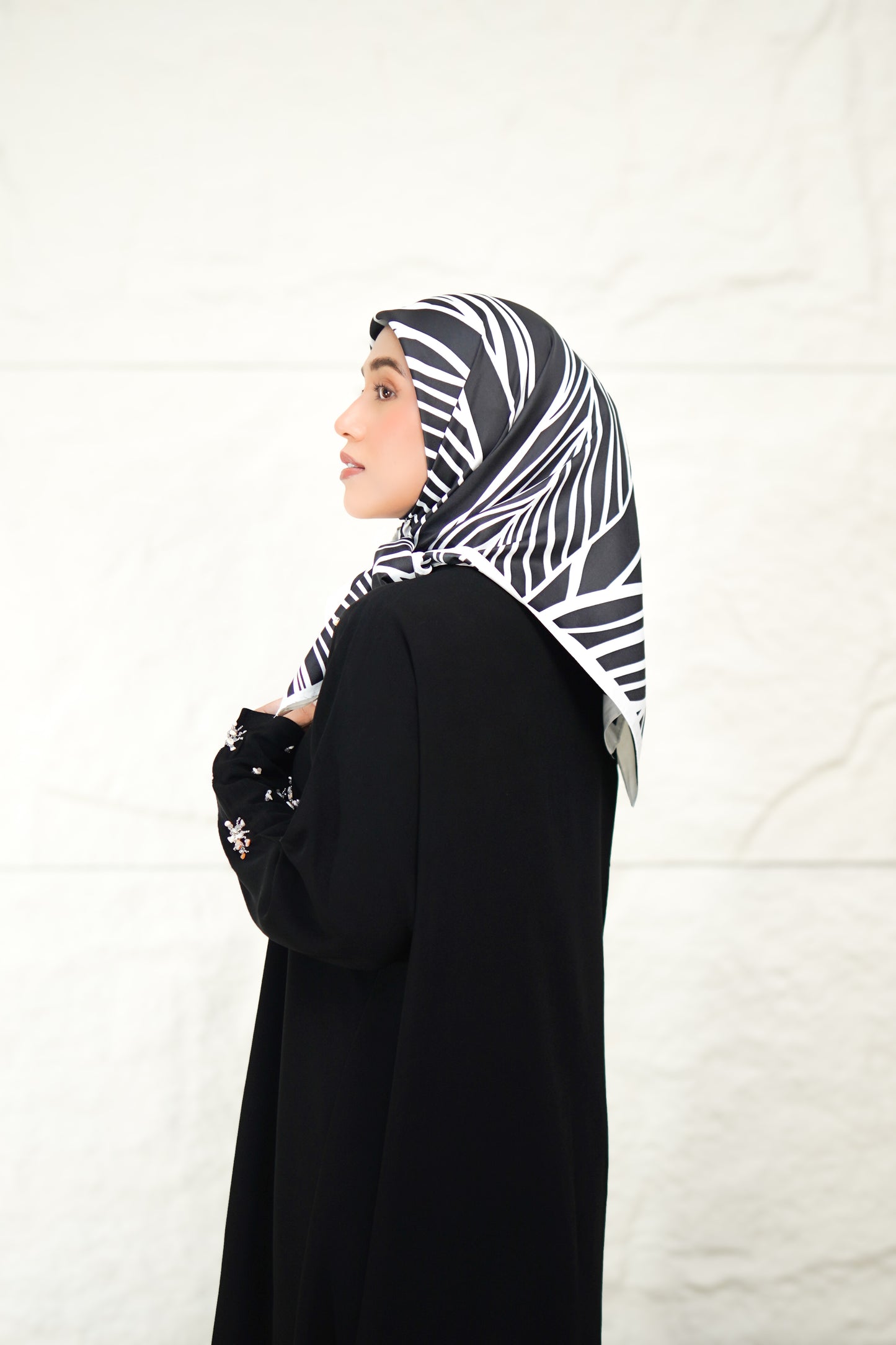 FM Reverie Scarf: Optical Muse
