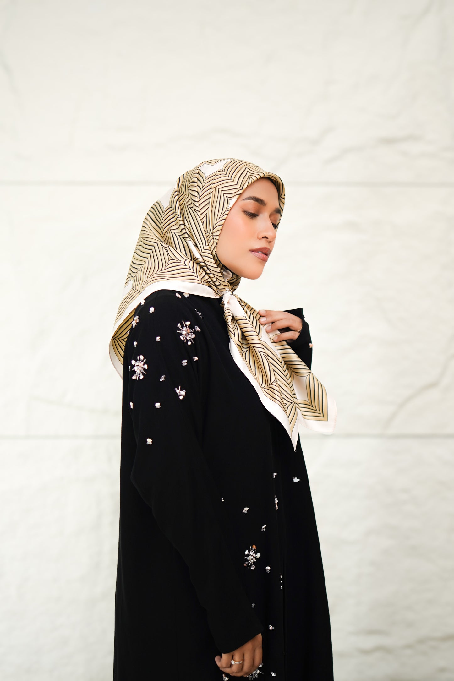 FM Reverie Scarf: Kaleidoscope Vision (Tan)