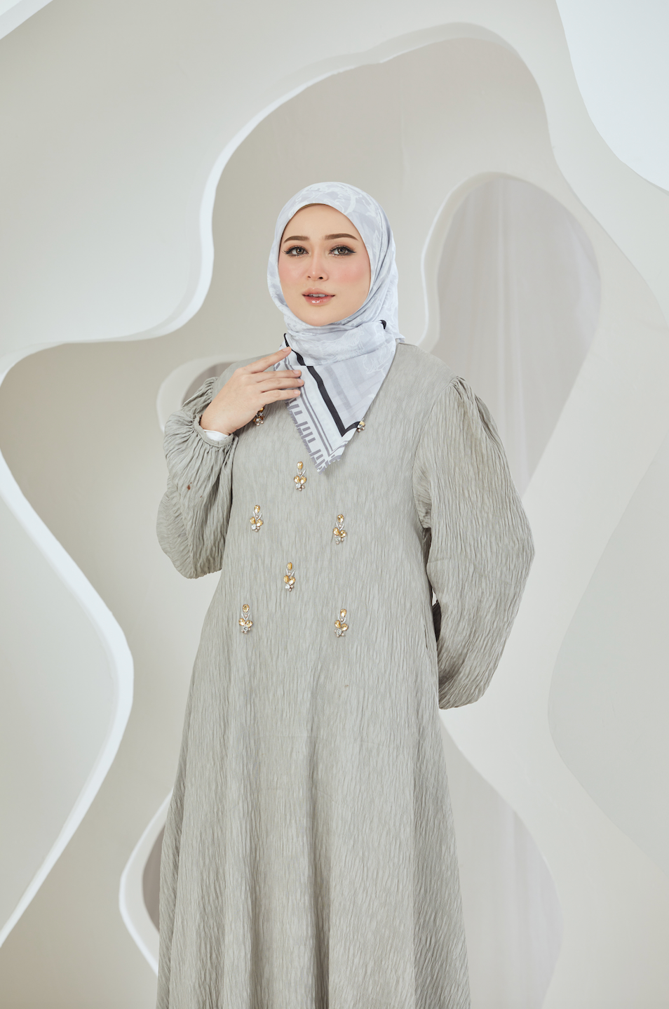 Oriental Blooms Geometric Scarf in Cotton Voile - Grey