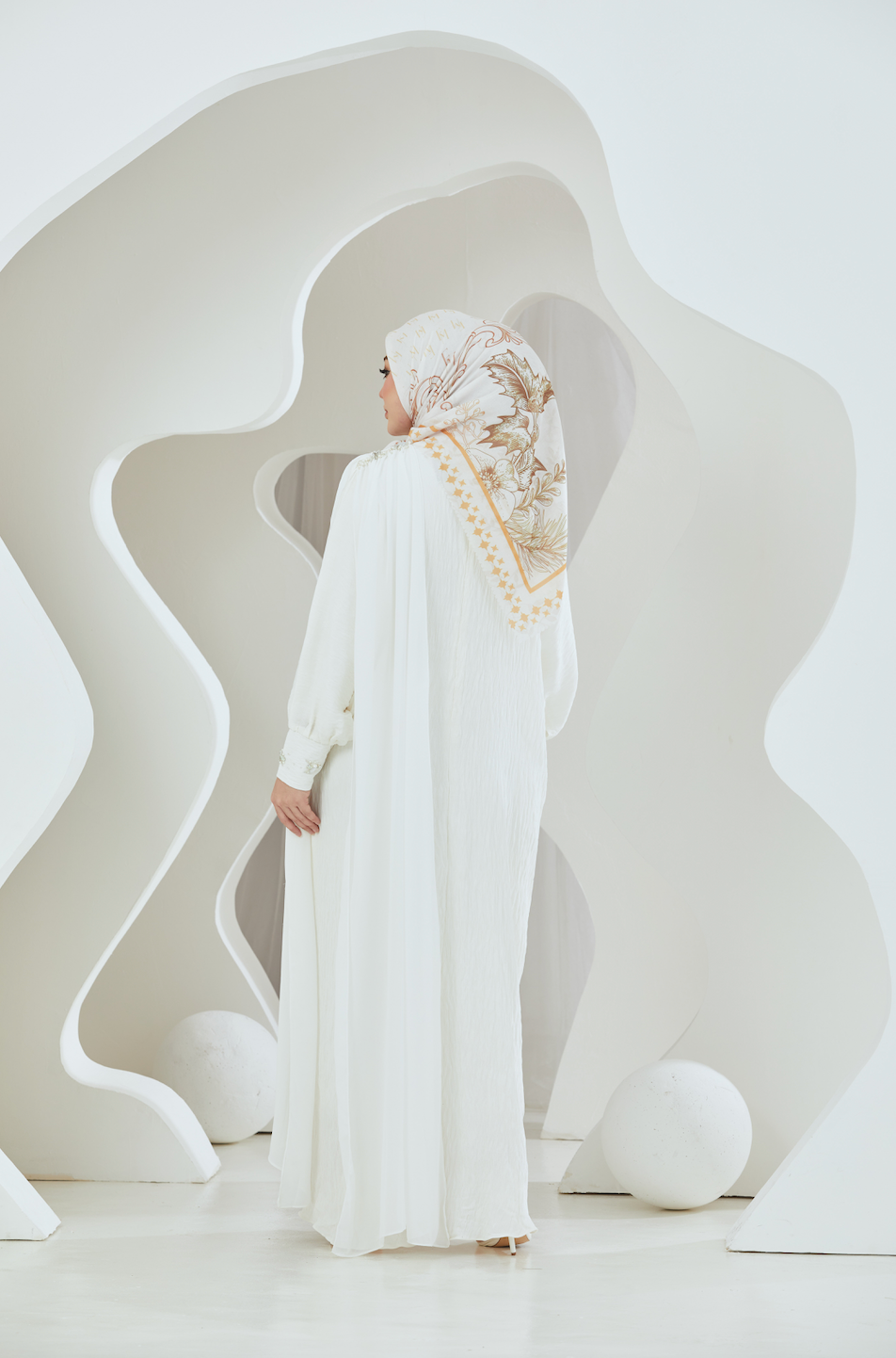 FM - Midsummer Elegance Scarf in Cotton Voile - Caramel
