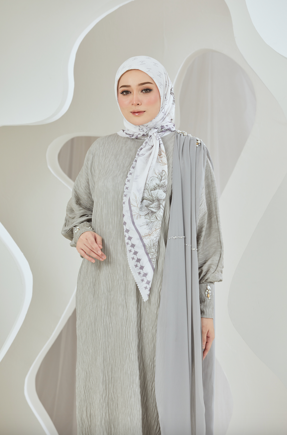 Midsummer Elegance Scarf in Cotton Voile - Oatmilk